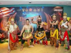 Perkokoh Sinergitas TNI-Polri, Panglima, Kapolri dan Kepala Staf Main Wayang Orang: Lestarikan Budaya Perkokoh Sinergitas TNI-Polri, Panglima, Kapolri dan Kepala Staf Main Wayang Orang: Lestarikan Budaya