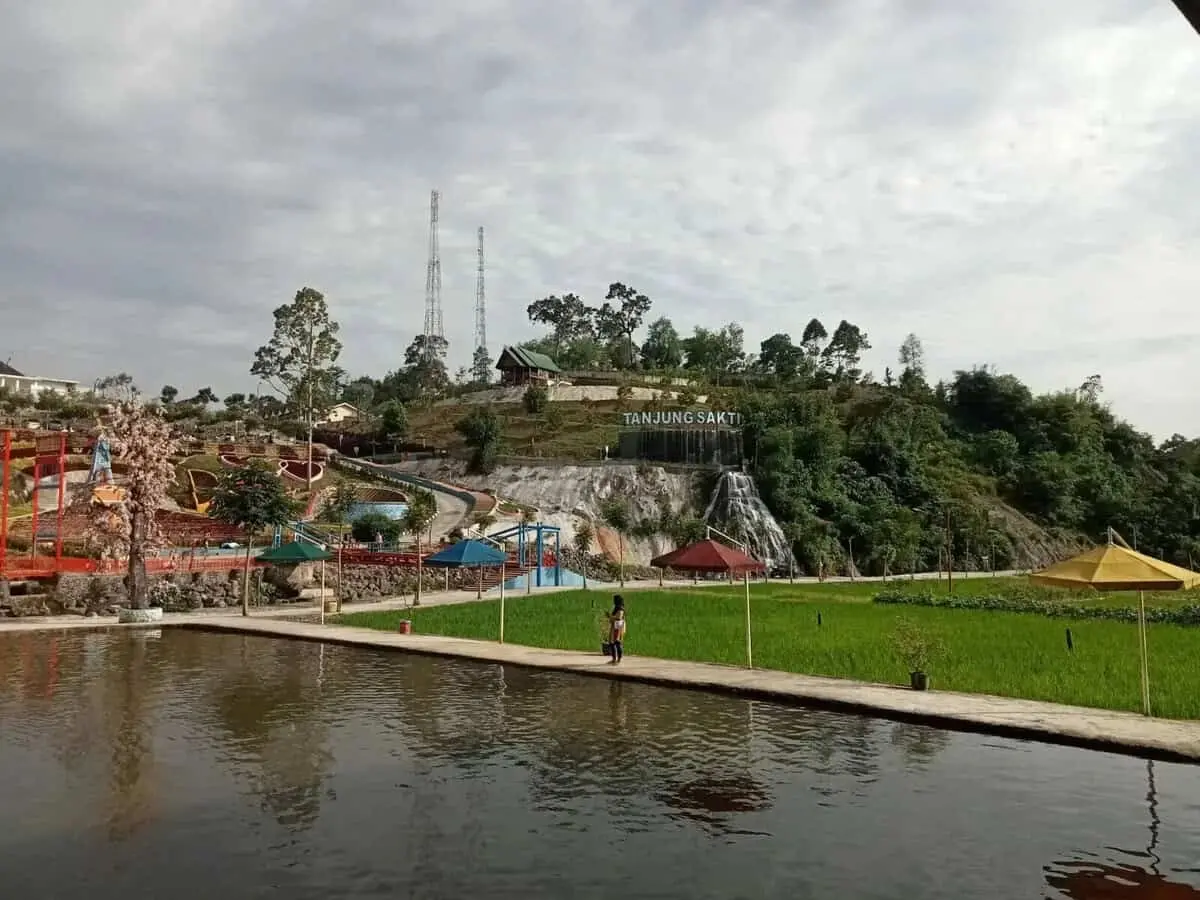 Objek Wisata Agrowisata Tanjung Sakti biaya murah.