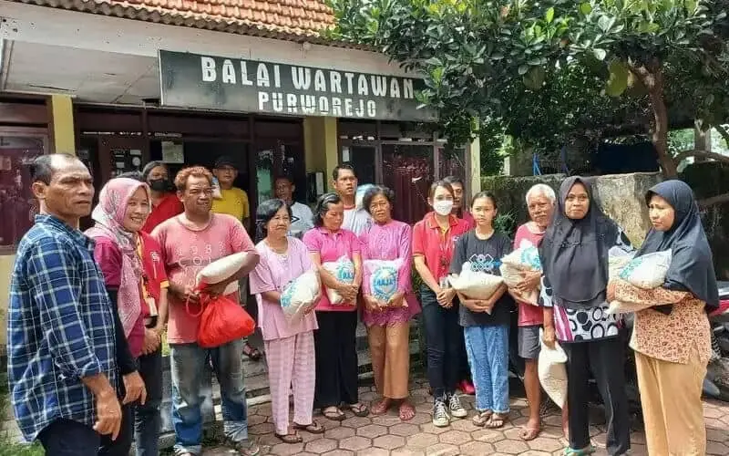 Sambut HPN 2023, Pewarta Purworejo Gelar Baksos dan Tebar Benih Ikan Sambut HPN 2023, Pewarta Purworejo Gelar Baksos dan Tebar Benih Ikan