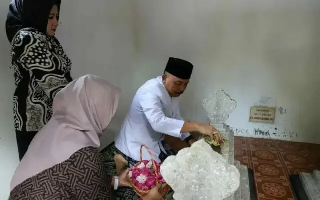 Jelang Hari Jadi Ke 192, Bupati Ziarah Ke Makam Leluhur Purworejo