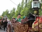 Iring- iringan Kereta dan Kuda Meriahkan Kirab Bregada di Hari Jadi Ke 192 Kabupaten Purworejo Iring- iringan Kereta dan Kuda Meriahkan Kirab Bregada di Hari Jadi Ke 192 Kabupaten Purworejo