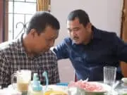 Romi Hariyanto Pemimpin Merakyat, Ini Kata Koordinator KPRH: Berjuang Untuk Menangkan Pilgub Jambi 2024 Romi Hariyanto (kiri) saat bicara serius tentang Provinsi Jambi ke depan bersama Bupati Bungo H Mashuri.