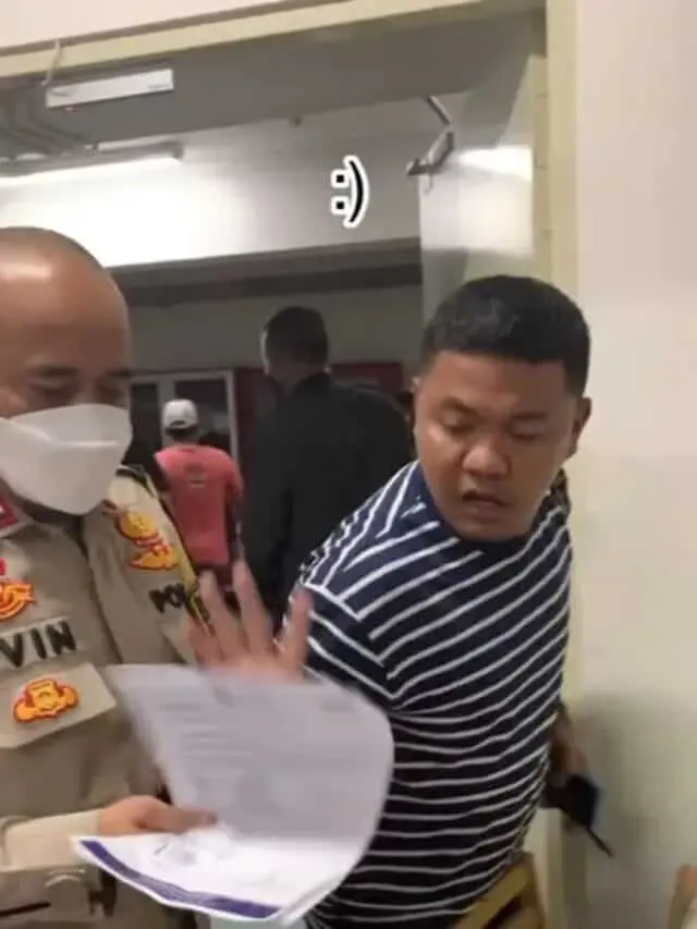 Sempat Buron, Debt Collector Baju Belang Putih Biru Yang Hardik Polisi Ditangkap Sempat Buron, Debt Collector Baju Belang Putih Biru Yang Hardik Polisi Ditangkap