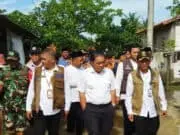 Camat Teluknaga Dampingi PJ Gubernur Banten Tinjau Lokasi Banjir di Tanjung Burung Camat Teluknaga Dampingi PJ Gubernur Banten Tinjau Lokasi Banjir di Tanjung Burung