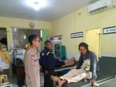 Berikan Pertolongan, Anggota Polsek Cidahu Bantu Korban Lakalantas Berikan Pertolongan, Anggota Polsek Cidahu Bantu Korban Lakalantas