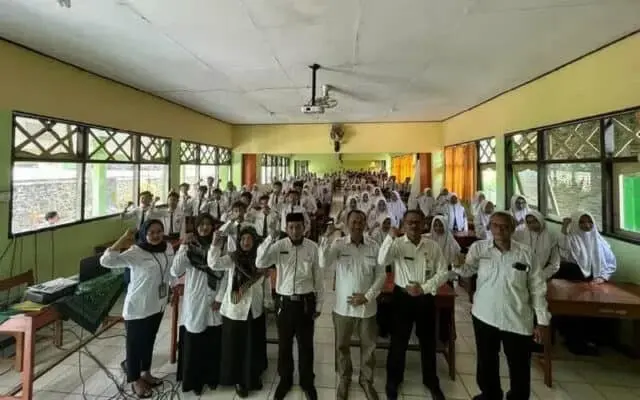 LBH SAKTI Memberi Materi Tentang Mencegah Kenakalan dan Kriminalitas di MTS N 3 Purworejo LBH SAKTI Memberi Materi Tentang Mencegah Kenakalan dan Kriminalitas di MTS N 3 Purworejo