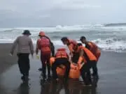 Sempat Dinyatakan Hilang Terseret Ombak Akhirnya Dua Jenazah Wisatawan Ditemukan