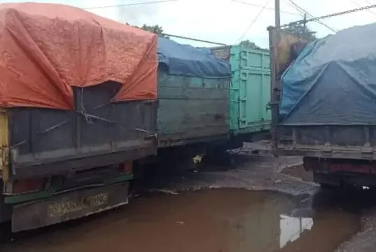 Ribuan Pengemudi Truk Batubara Jambi Terancam Hadapi Lebaran Ribuan Pengemudi Truk Batubara Jambi Terancam Hadapi Lebaran