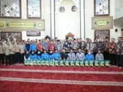 Sekjen Kemendagri Serahkan Bantuan Baznas ke Pegawai di Lingkungan Kemendagri dan BNPP