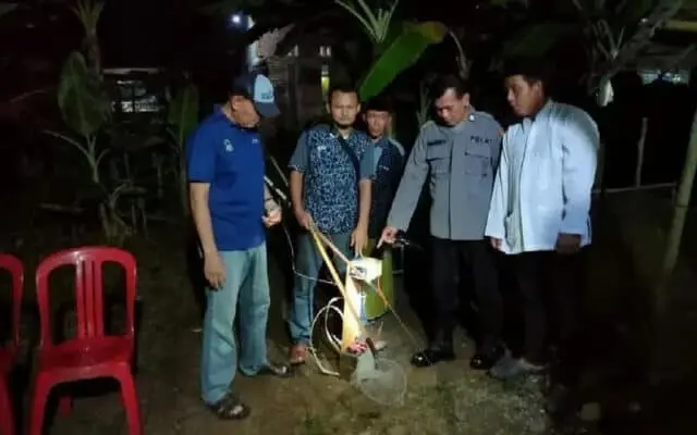Sejata Makan Tuan, Strum Ikan Malah Tersetrum Sendiri Hingga Meninggal Dunia Sejata Makan Tuan, Strum Ikan Malah Tersetrum Sendiri Hingga Meninggal Dunia