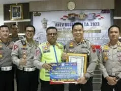 Polres Kebumen Peroleh Reward dari Polda Jateng. Pos Terpadu Operasi Ketupat Candi 2023 Mendapat Juara Dua Polres Kebumen Peroleh Reward dari Polda Jateng. Pos Terpadu Operasi Ketupat Candi 2023 Mendapat Juara Dua