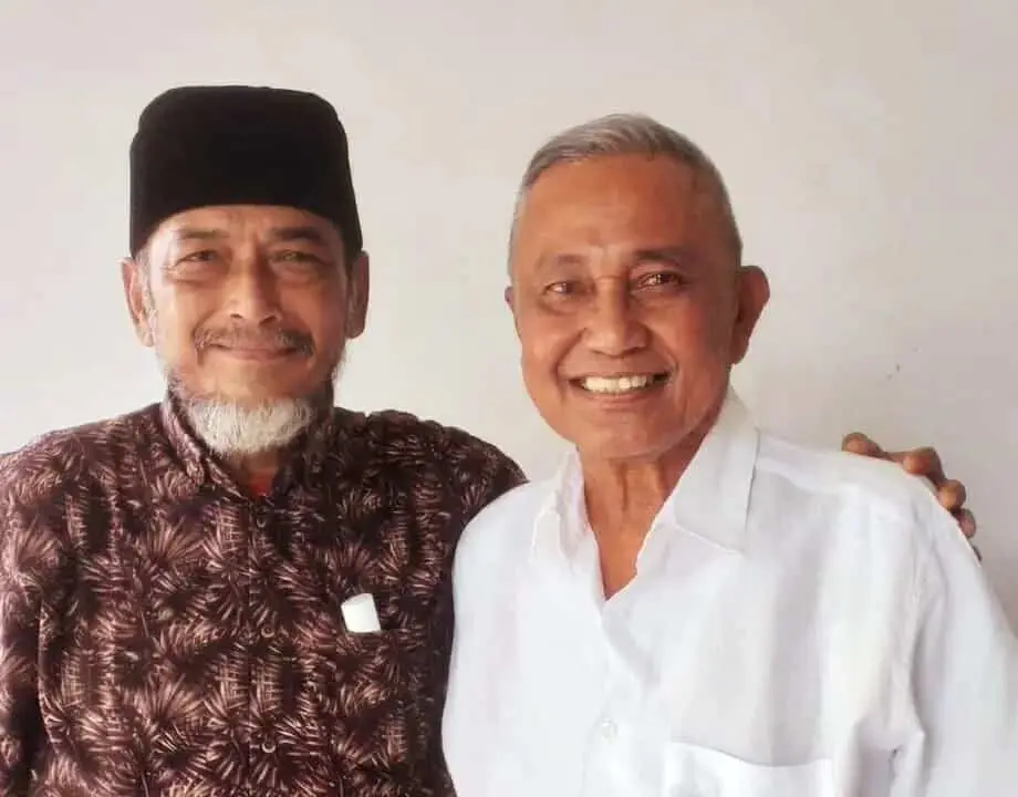 Ir Razuary (Essek), mantan Sekda Aceh Tamian (kiri).