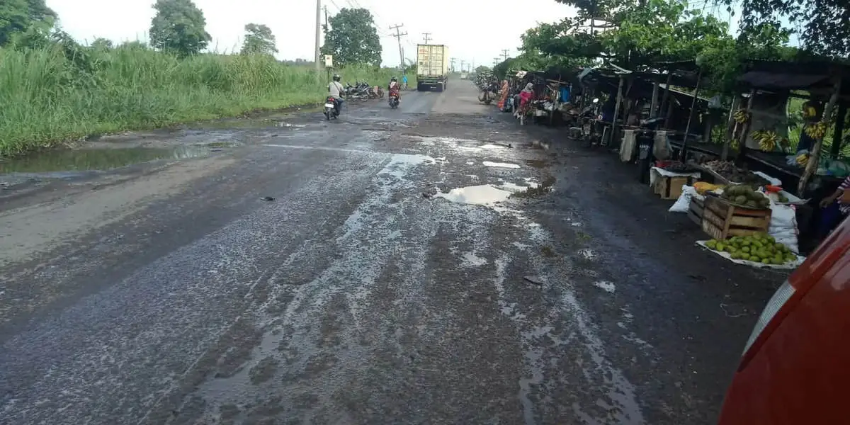 Kerusakan di Ruas Jalan Nasional Lingkar Jambi.