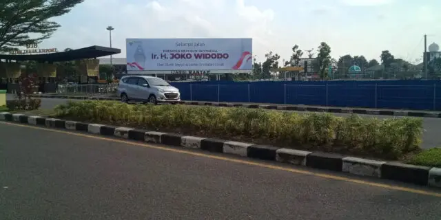 IMG-20230516-WA0004 Inilah spanduk yang dipasang di Bandara Sultan Thaha Jambi sambut Kunjungan Presiden Jokowi ke Jambi, Selasa (16/5-2023).