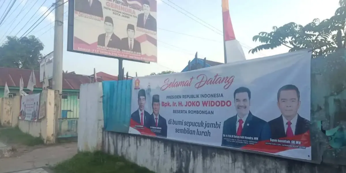 Tampak Spanduk Gerindra yang dipasang tanda hangat sambut Presiden Jokowi ke Jambi.