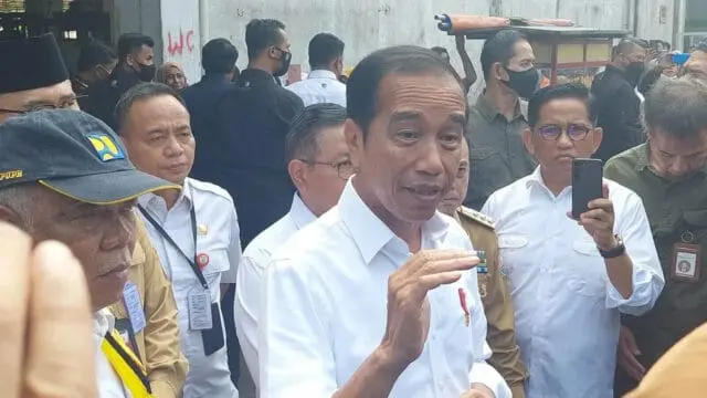 IMG-20230516-WA0009 Presiden Jokowi tiba di Jambi, dan batal tinjau jalan rusak di Kabupaten Tanjung Jabung Timur.