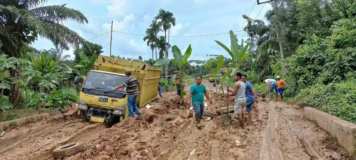Gubernur Al Haris Dianggap Gagal Bangun Infrastruktur Jambi Gubernur Al Haris Dianggap Gagal Bangun Infrastruktur Jambi