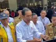 Gubernur Al Haris Dianggap Gagal Bangun Infrastruktur Jambi Gubernur Jambi Al - Haris (kanan-red) saat mendampingi Presiden Joko Widodo.