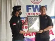 Pra Pengukuhan FWJ Indonesia Korwil Tangkot, Diwarnai Penghargaan 2 Perwira TNI / Polri