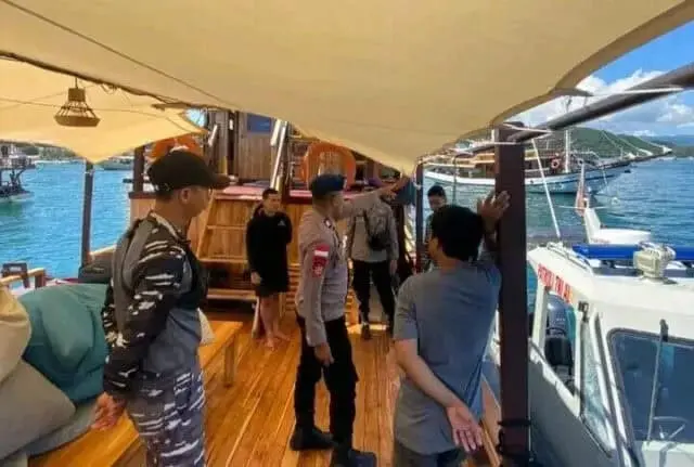 Jelang KTT Asean, Polairud Polres Mabar Bersama Lanal Labuan Bajo Mengecek Kelayakan Kapal Wisata Jelang KTT Asean, Polairud Polres Mabar Bersama Lanal Labuan Bajo Mengecek Kelayakan Kapal Wisata
