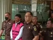 Ditetapkan Sebagai Tersangka, Menkominfo Jhony G. Plate Langsung Ditahan Kejagung