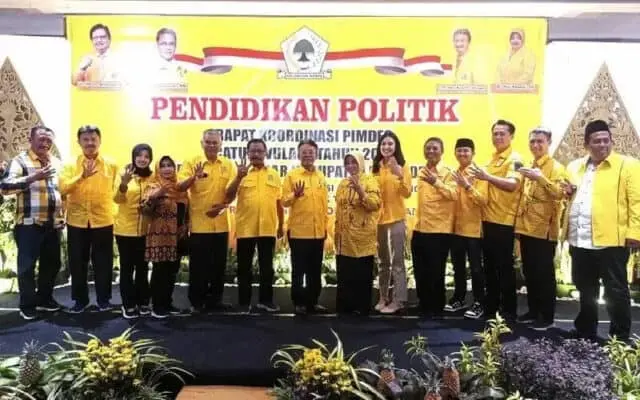 Golkar Gelar Rakor Pimdes, Target Pemilu 2024 Memenangkan Ketua Umum Airlangga Hartarto Sebagai Presiden Golkar Gelar Rakor Pimdes, Target Pemilu 2024 Memenangkan Ketua Umum Airlangga Hartarto Sebagai Presiden