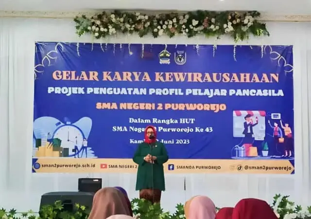 HUT Ke 43, SMAN 2 Purworejo Adakan Gelar Karya Kewirausahaan Proyek Penguatan Profil Pelajar Pancasila.