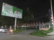 Stadion KONI Jambi Gelap Mirip ‘Sarang Kuntilanak’ Tampak Stadion KONI Jambi Gelap Gulita seperti 'Sarang Kuntilanak'. Poto/Pelita.Co/sal
