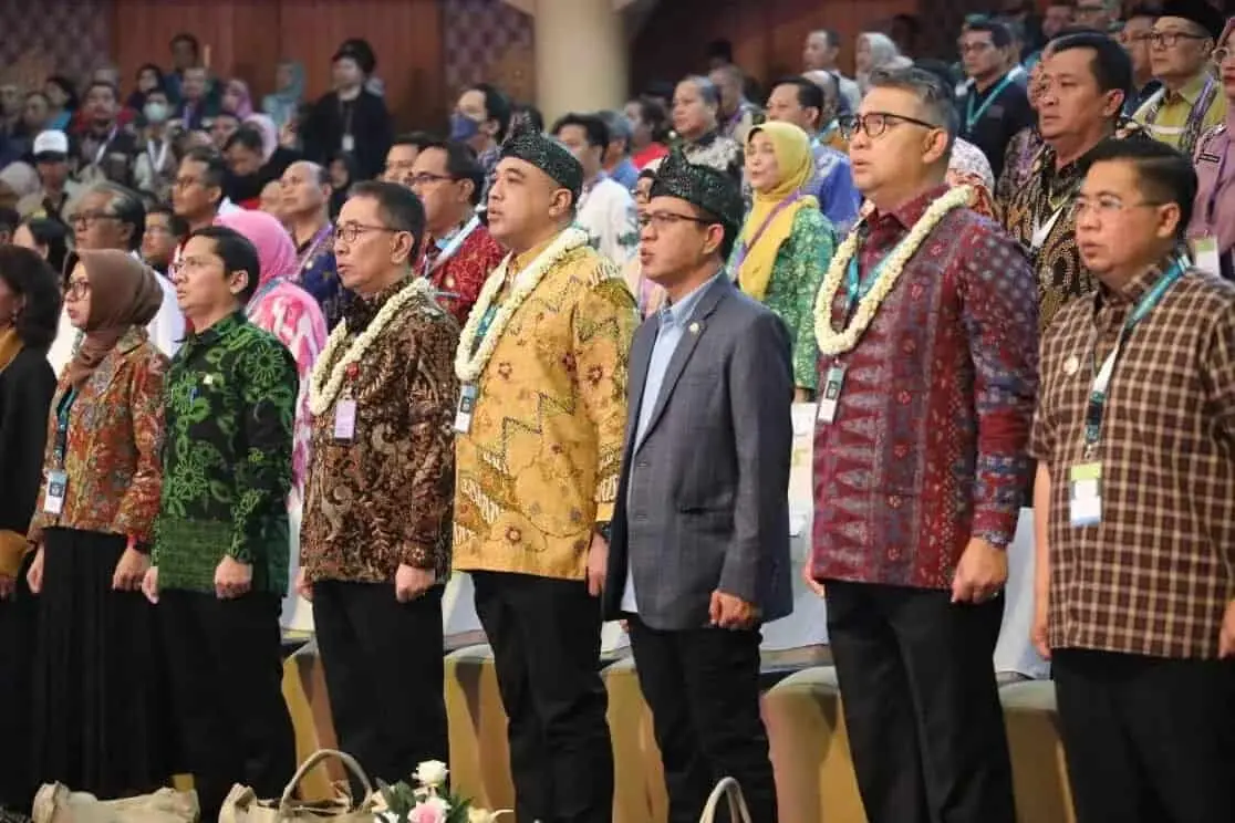 Bupati Zaki Minta Seluruh Daerah Komitmen dan Peduli Masalah Sanitasi Bupati Zaki Minta Seluruh Daerah Komitmen dan Peduli Masalah Sanitasi