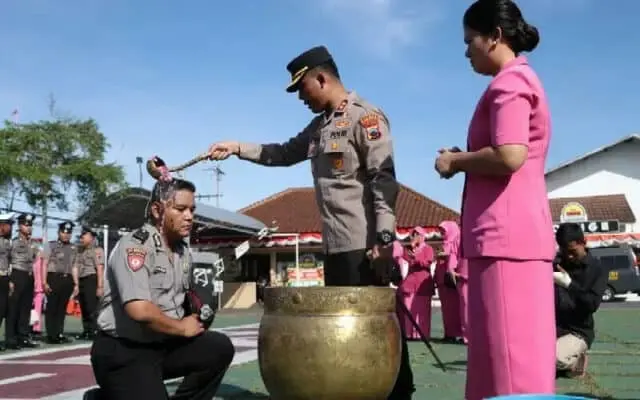 Sebanyak 22 Personel Polres Purworejo Mendapat Kenaikan Pangkat Sebanyak 22 Personel Polres Purworejo Mendapat Kenaikan Pangkat