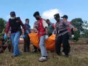 Nasib Nahas Dialami Wanita Paruh Baya, Pulang Dari Pasar Tewas Tersambar KA Joglo Semar Nasib Nahas Dialami Wanita Paruh Baya, Pulang Dari Pasar Tewas Tersambar KA Joglo Semar