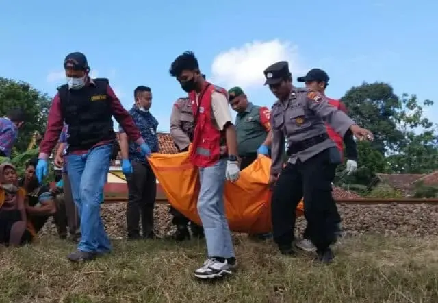 Nasib Nahas Dialami Wanita Paruh Baya, Pulang Dari Pasar Tewas Tersambar KA Joglo Semar Nasib Nahas Dialami Wanita Paruh Baya, Pulang Dari Pasar Tewas Tersambar KA Joglo Semar
