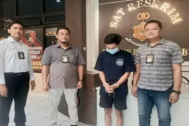 Akibat Pergaulan Bebas Siswi SMK Hamil. Pacar Beri Uang Untuk Beli Nanas Muda Akibat Pergaulan Bebas Siswi SMK Hamil. Pacar Beri Uang Untuk Beli Nanas Muda
