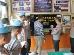 Kapolres Kebumen Mendadak Lakukan Sidak di Pelayanan SKCK Kapolres Kebumen Mendadak Lakukan Sidak di Pelayanan SKCK