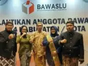 Lima Anggota Bawaslu Purworejo Dilantik, Purnomosidi Jabat Ketua Bawaslu Purworejo Lima Anggota Bawaslu Purworejo Dilantik, Purnomosidi Jabat Ketua Bawaslu Purworejo