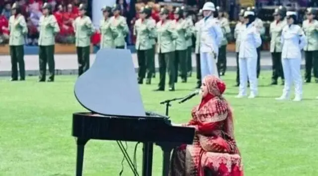 Saat Putri Ariani Sukses Goyang Istana Pada HUT Ke-78 RI Saat Putri Ariani Sukses Goyang Istana Pada HUT Ke-78 RI
