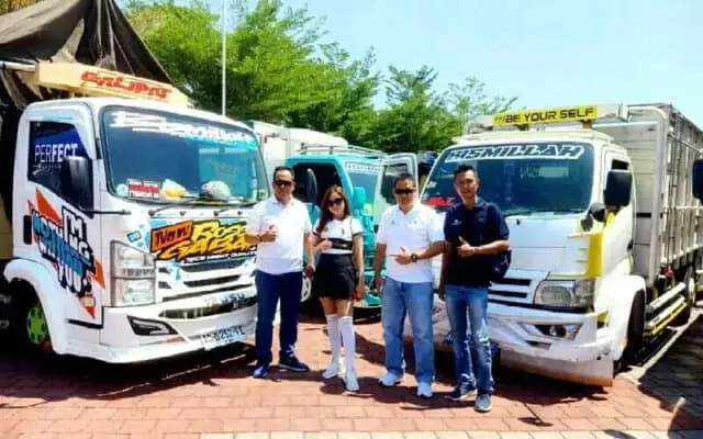 Truck FAW Turut Hadir dan Ramaikan Anniversary Ke 5 SRTC di Boyolali Truck FAW Turut Hadir dan Ramaikan Anniversary Ke 5 SRTC di Boyolali