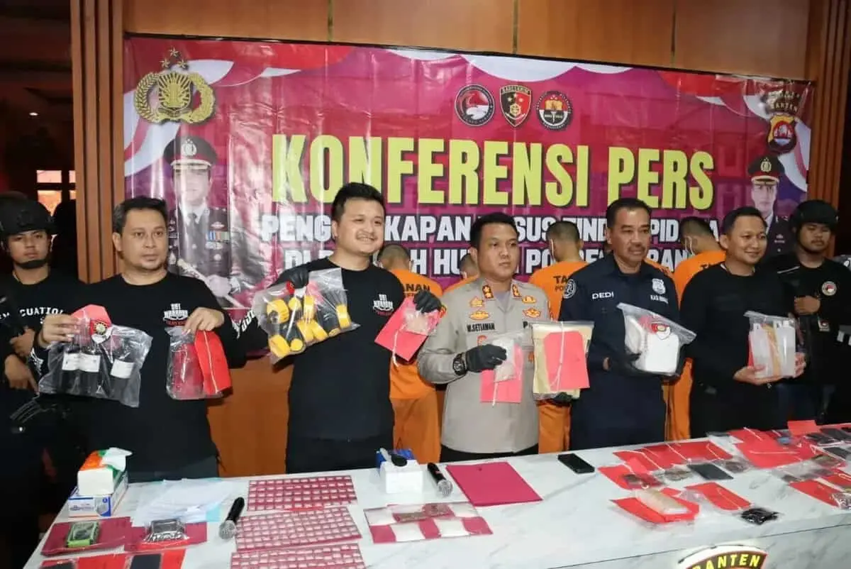 Satresnarkoba Ungkap Jaringan Home Industri Tembakau Sintetis Gorila Satresnarkoba Ungkap Jaringan Home Industri Tembakau Sintetis Gorila