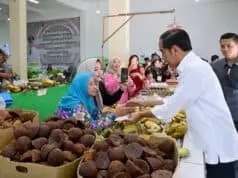 Kunjungi Pasar Merdeka, Presiden Sebut Kondisi Harga Kebutuhan Pokok Terkendali Baik Kunjungi Pasar Merdeka, Presiden Sebut Kondisi Harga Kebutuhan Pokok Terkendali Baik