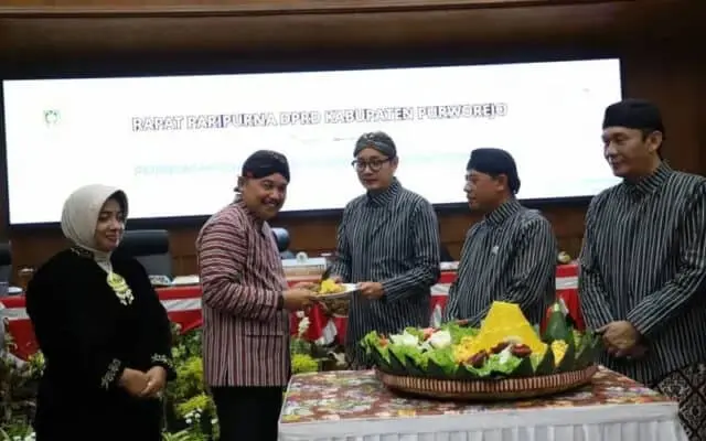Agus Bastian Pamitan Jadi Bupati di Paripurna Hari Jadi ke 75 DPRD Purworejo