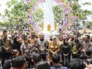 Pesta Rakyat Merti Golong Gilig, Ribuan Masyarakat Tumpah Ruah di Alun-alun Purworejo
