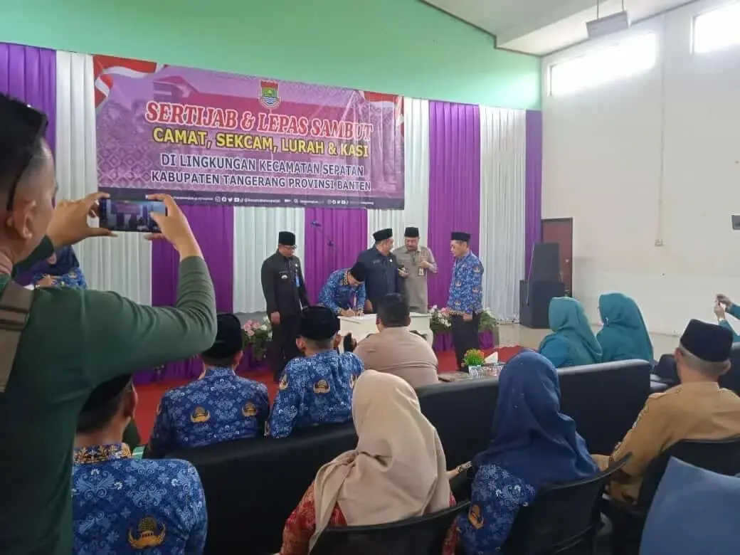 Sertijab Camat Sepatan, Camat Baru: Banyak Pekerjaan yang Mesti Dikerjakan Bersama Sertijab Camat Sepatan, Camat Baru: Banyak Pekerjaan yang Mesti Dikerjakan Bersama