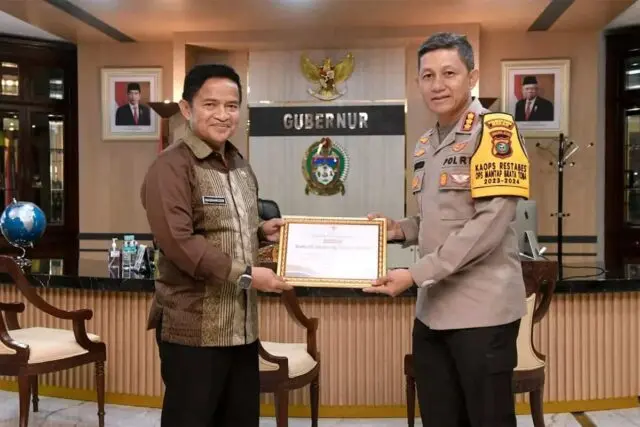 Sukses Bongkar Kasus Eksploitasi Anak dan Perdagangan Manusia, Pj Gubernur Sumut Beri Penghargaan Kapolrestabes Medan dan Kasat Reskrim Sukses Bongkar Kasus Eksploitasi Anak dan Perdagangan Manusia, Pj Gubernur Sumut Beri Penghargaan Kapolrestabes Medan dan Kasat Reskrim