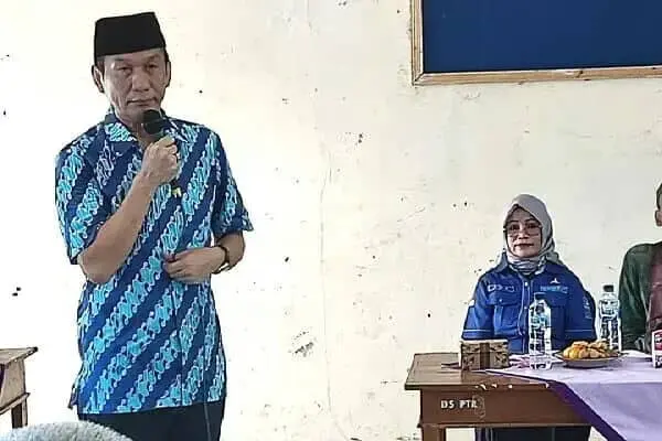 Anggota DPR RI Bramantyo Suwondo Berjanji Terus Lanjutkan Program Beasiswa PIP dan KIP Bagi Masyarakat Pituruh Anggota DPR RI Bramantyo Suwondo Berjanji Terus Lanjutkan Program Beasiswa PIP dan KIP Bagi Masyarakat Pituruh