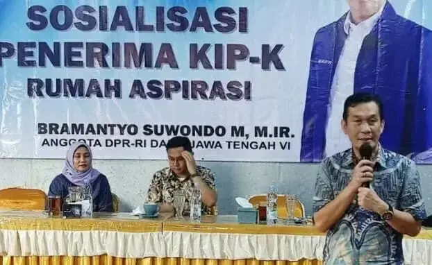 Di Purworejo Bramantyo Suwondo Temui Mahasiswa Penerima KIP-K Di Purworejo Bramantyo Suwondo Temui Mahasiswa Penerima KIP-K