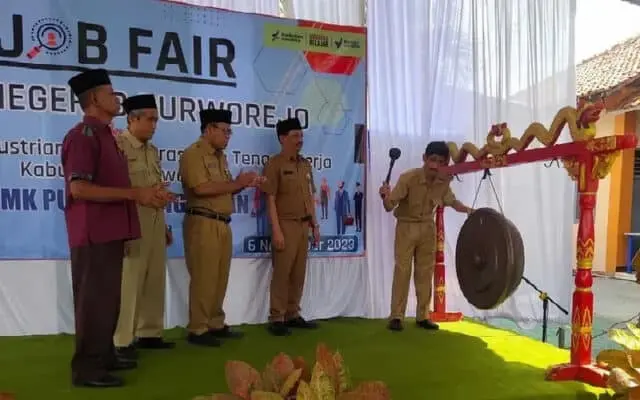 Sebanyak 8 Perusahaan Buka Lowongan di Job Fair SMKN 8 Purworejo Sebanyak 8 Perusahaan Buka Lowongan di Job Fair SMKN 8 Purworejo