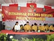 Polres Purworejo Bersama Ratusan Santri Menggelar Istighosah dan Doa Bersama