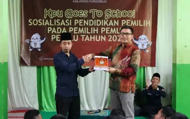 KPU Kabupaten Purworejo Gelar KPU Goes to school Bagi Siswa Pemilih Pemula di SMK dan SMA KPU Kabupaten Purworejo Gelar KPU Goes to school Bagi Siswa Pemilih Pemula di SMK dan SMA