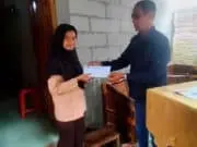 Ketua Pewarta Purworejo Serahkan Bantuan Untuk Ringankan Beban keluarga Salsabila Ketua Pewarta Purworejo Serahkan Bantuan Untuk Ringankan Beban keluarga Salsabila