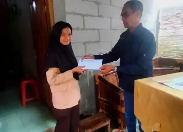 Ketua Pewarta Purworejo Serahkan Bantuan Untuk Ringankan Beban keluarga Salsabila Ketua Pewarta Purworejo Serahkan Bantuan Untuk Ringankan Beban keluarga Salsabila